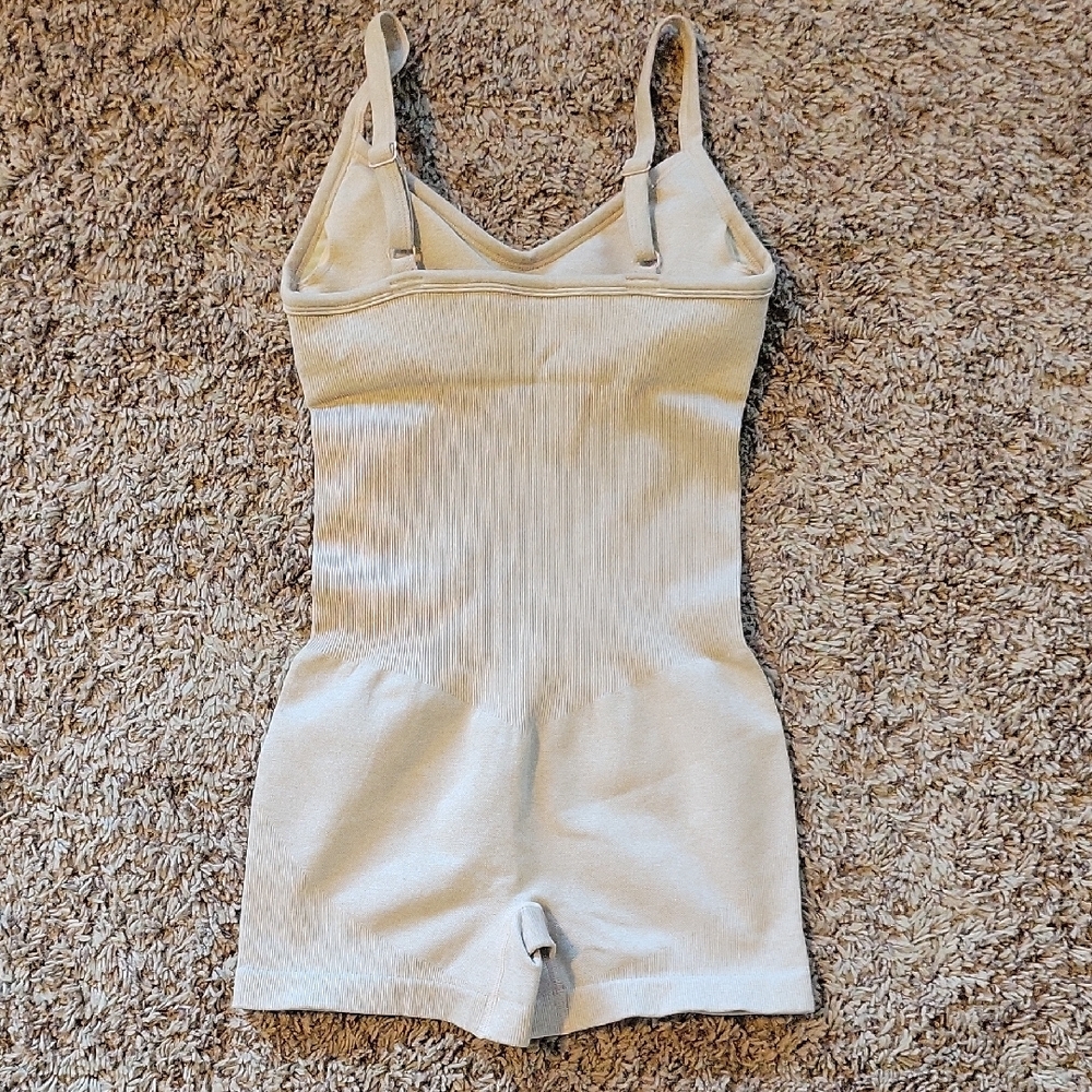 Bo+Tee Beige Bodysuit - Picture 5 of 5